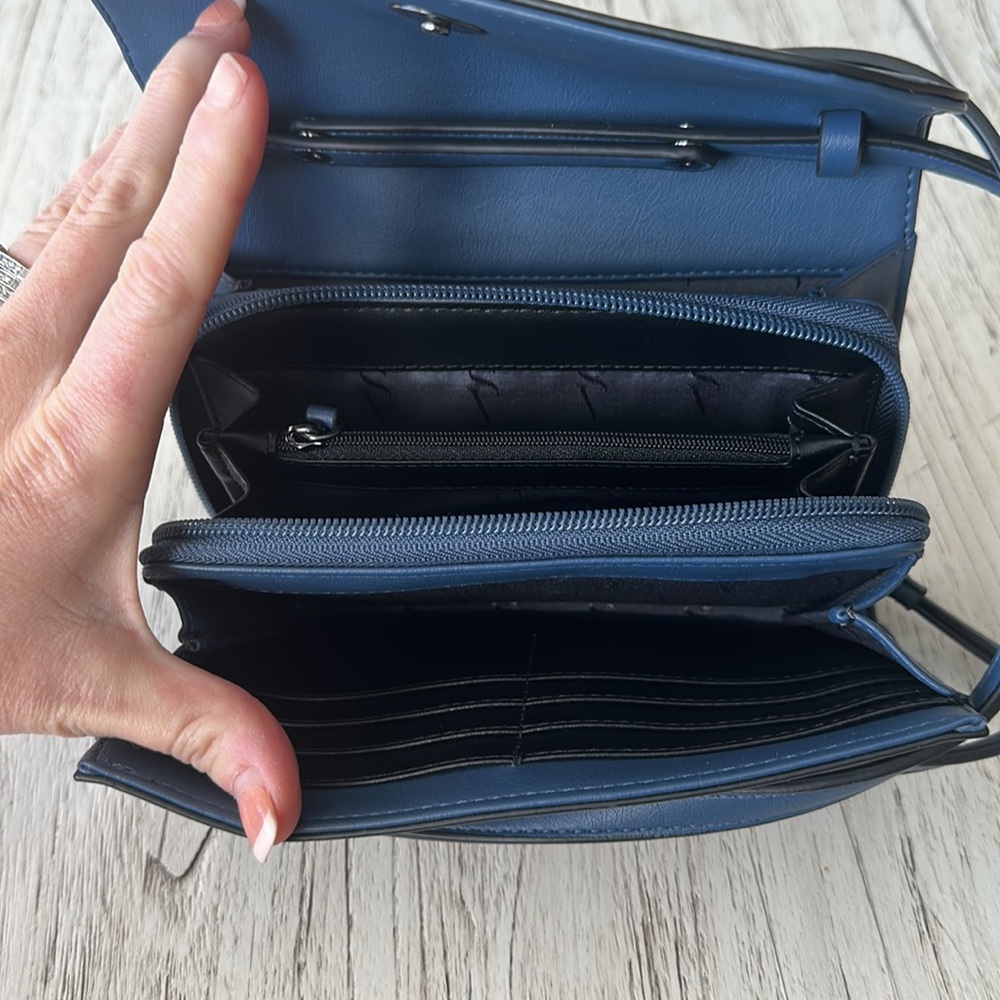 Purse. - Picture 2 of 4